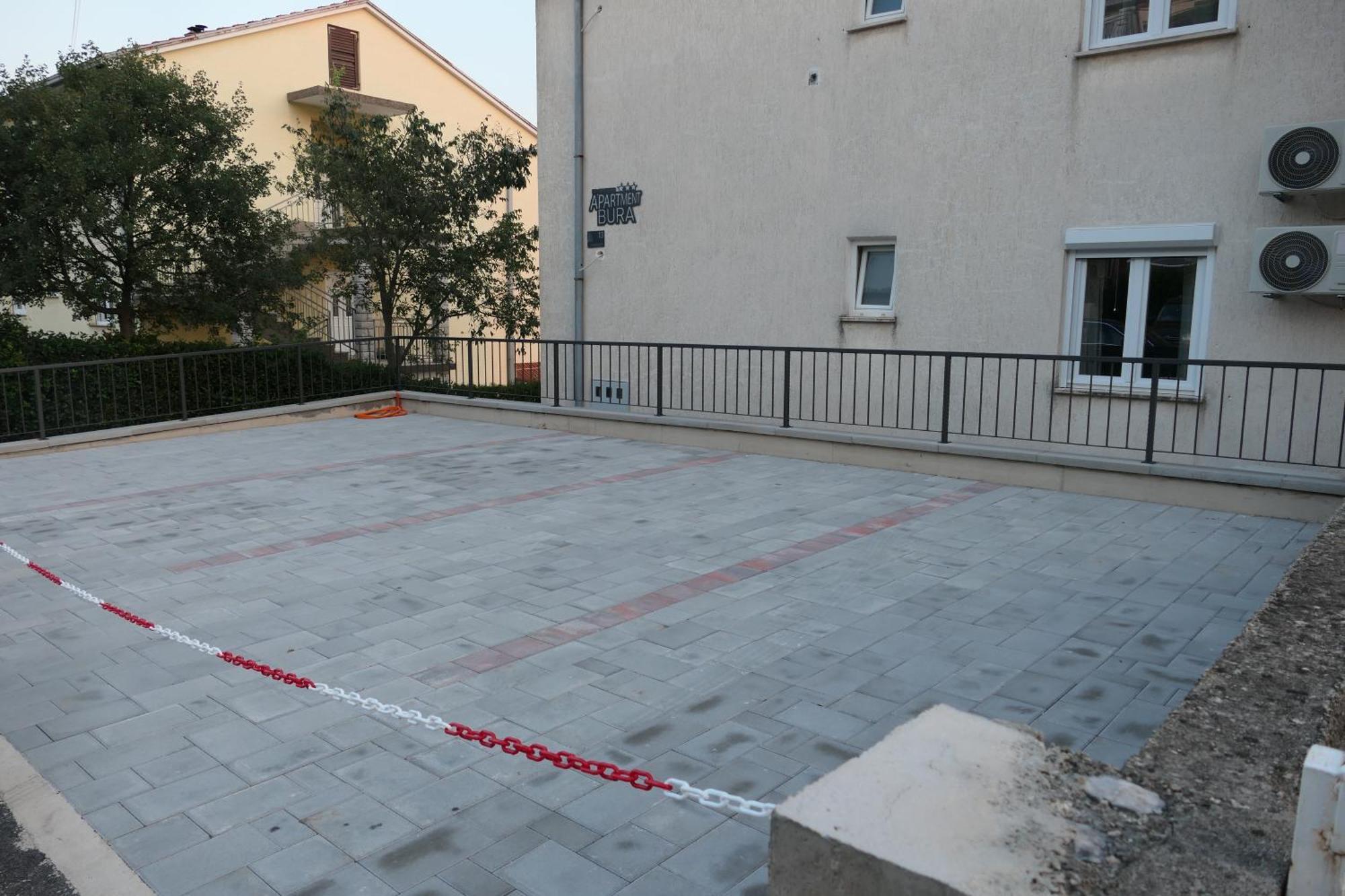 Apartmani Bura 茨里克韦尼察 外观 照片